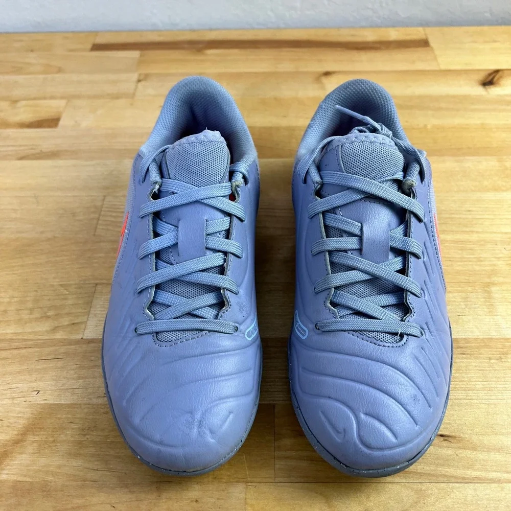 Nike Soccer Shoes Tiempo Legend 10 Pro IC Kids Size 3.5 Indoor Soccer Sneaker